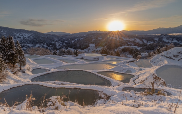 山古志の棚田と集落の風景